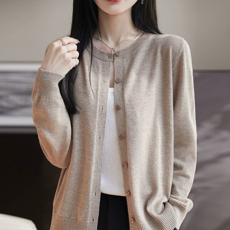 2025 классический шерстяной кардиган с круглым вырезом