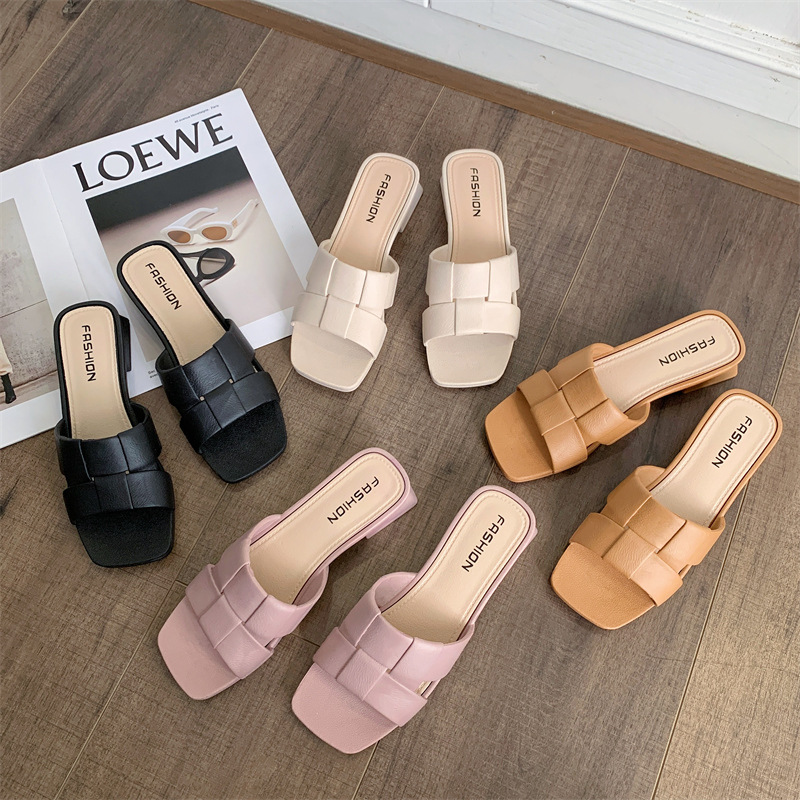 Summer casual slippers