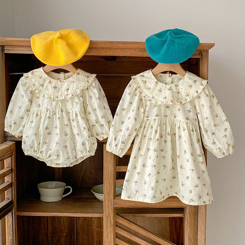 Sister-style Korean baby and toddler ruffle-neck romper with floral print for girls—perfect for spring and autumn.