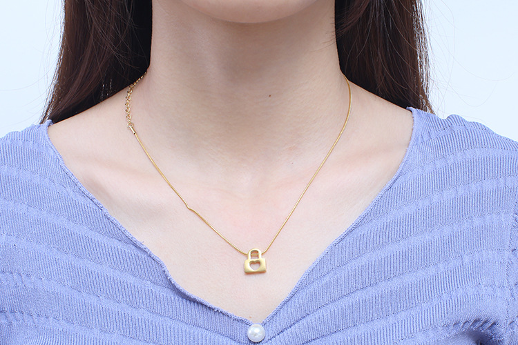 new heart lock-shaped stainless steel clavicle chain earrings net wholesale Nihaojewelry