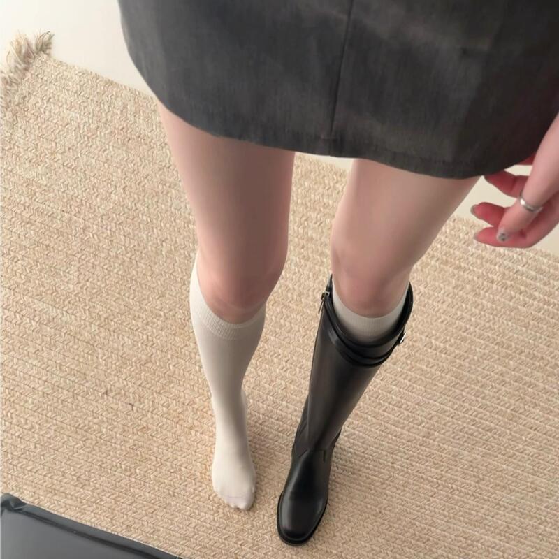 Han! Hunter Wears Calf Socks with Exposed Edges, Making the Legs Look Too Thin! the Legs Are Really Comfortable and Slimming!