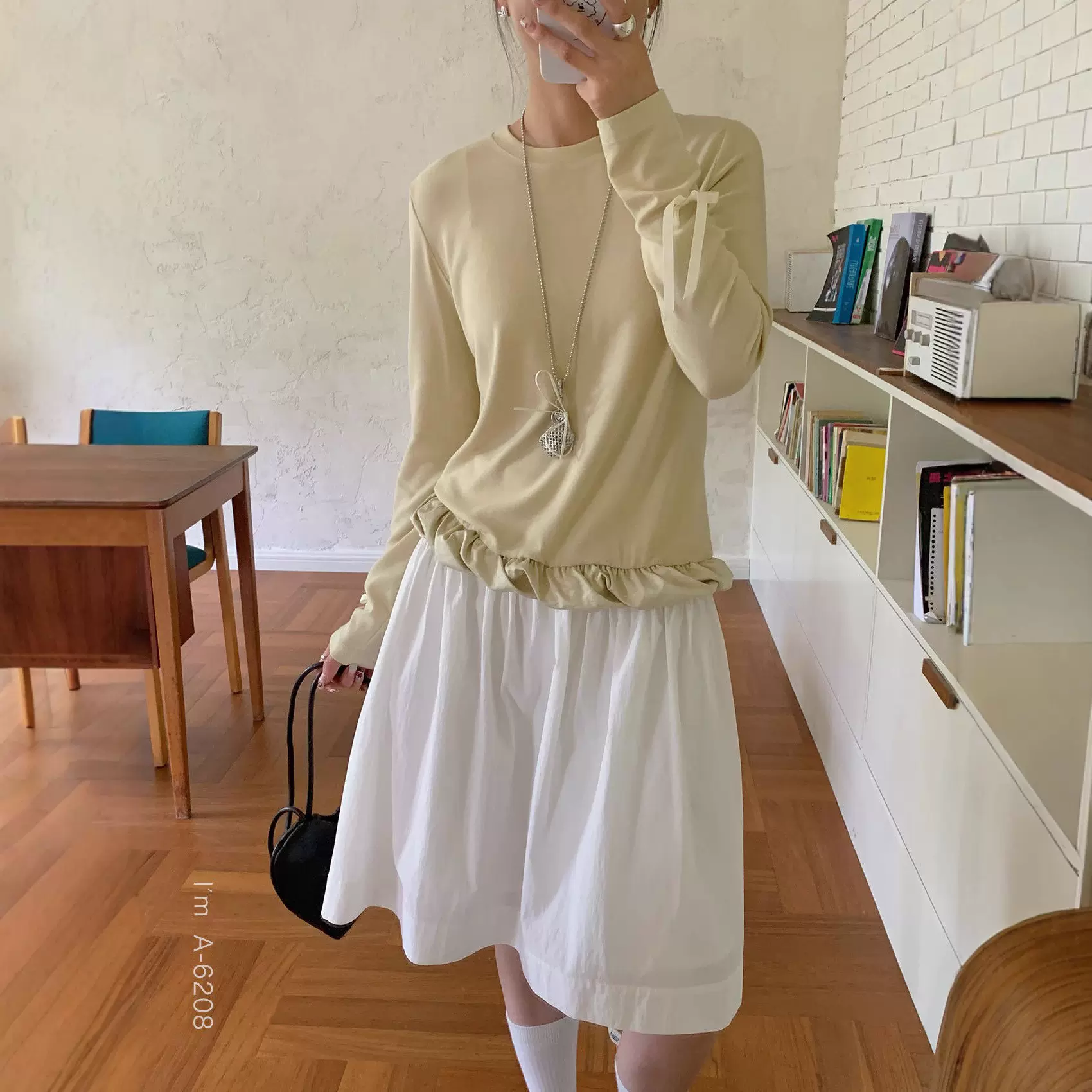 秋冬新款T恤女云上芭蕾。奶油花苞T设计感显瘦长袖圆领上衣打底衫