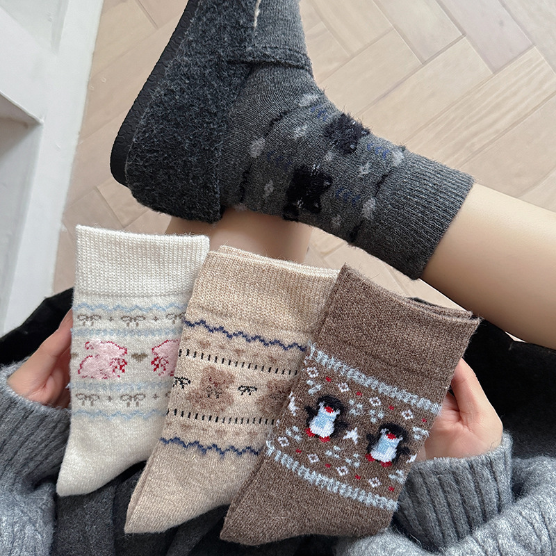 Japanese-Style Student Warm Fleece Socks for Women, Winter Thickened Thermal College Style Slouch Socks, Cute Flocked Teddy Bear Mid-Calf Socks