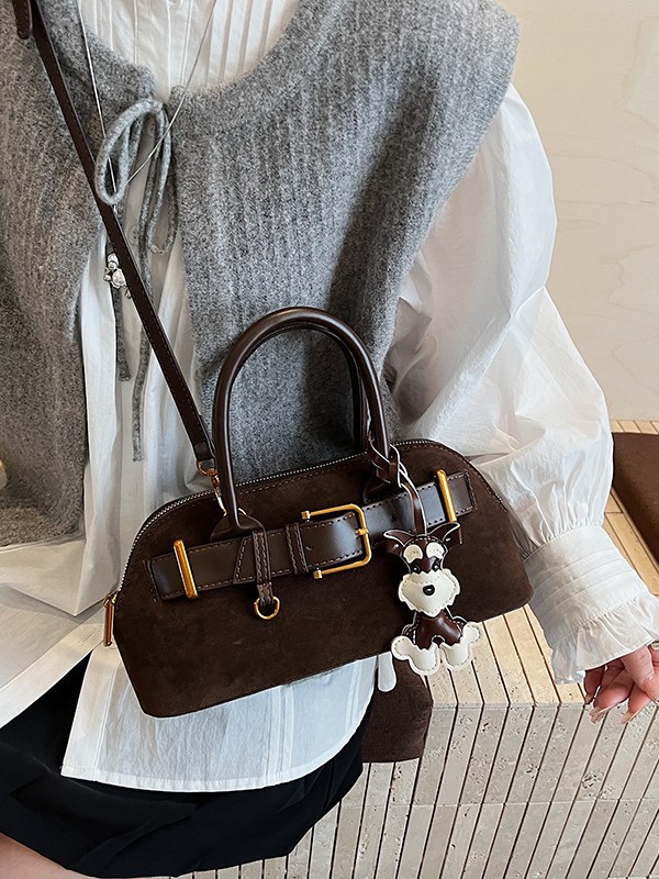 Bolso de pulso de tendencia coreana de hebilla de cinturón de mujer personalidad de verano lujoso ligero versátil ocio de alto nivel sensación de hombro mochila