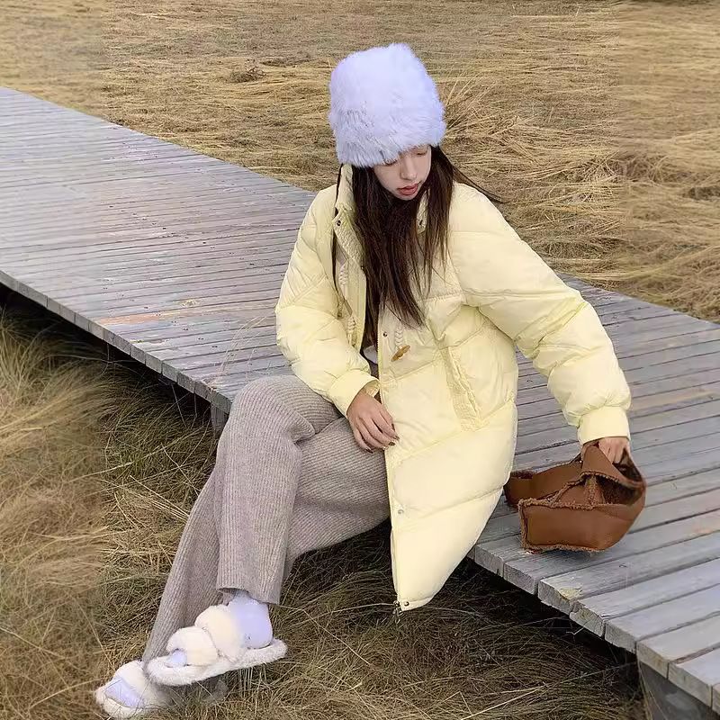 Collar largo 2024 nuevo estilo coreano suelto de moda de invierno de moda de algodón de pluma de mujer abrigo