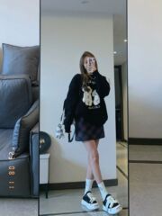 2025秋冬新款韩版慵懒风可爱卡通小狗针织衫女圆领重磅毛衣国潮牌