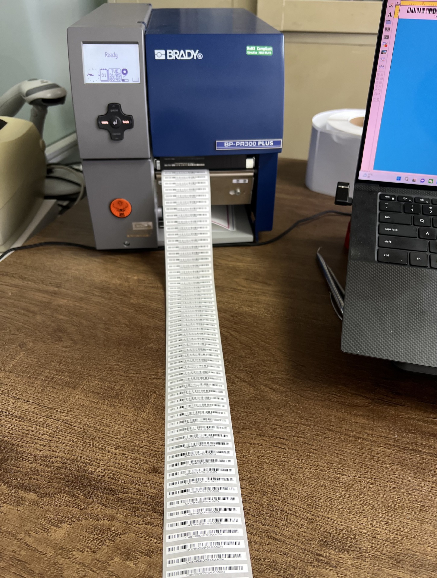 3M定格銘板5.5x5.5mm車体表示标签电机定格銘板Micro labels塑料