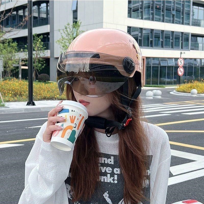 3C certified cat-themed half helmet for electric vehicles, suitable for both men and women, universal for all seasons, electric motorcycle safety helmet, cartoon cat design