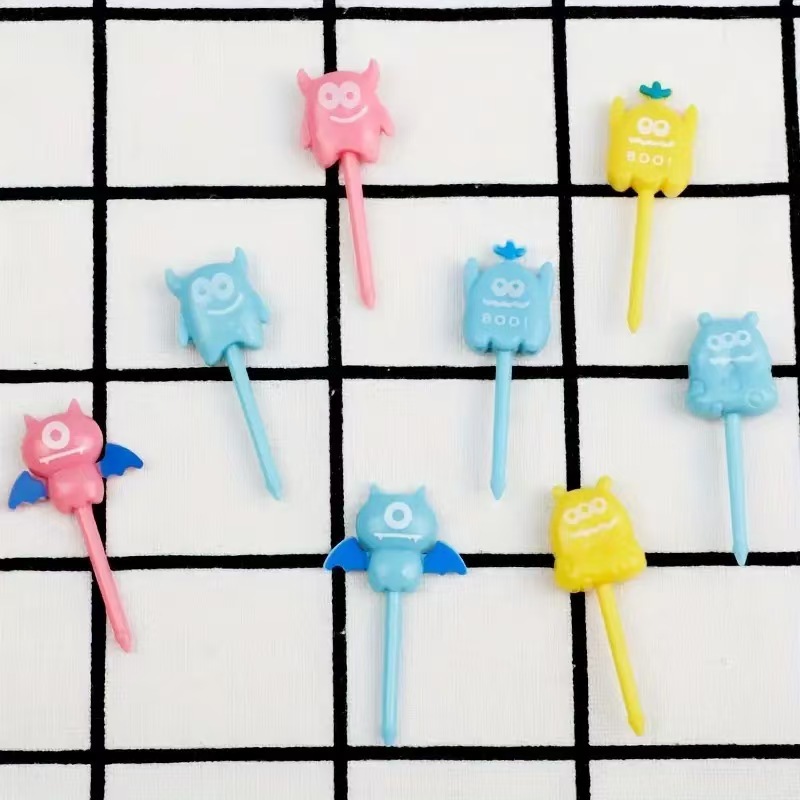 Cartoon japonés encantador tenedor de fruta transfronterizo venta caliente stick de fruta creativa decoración mini tenedor de fruta al por mayor