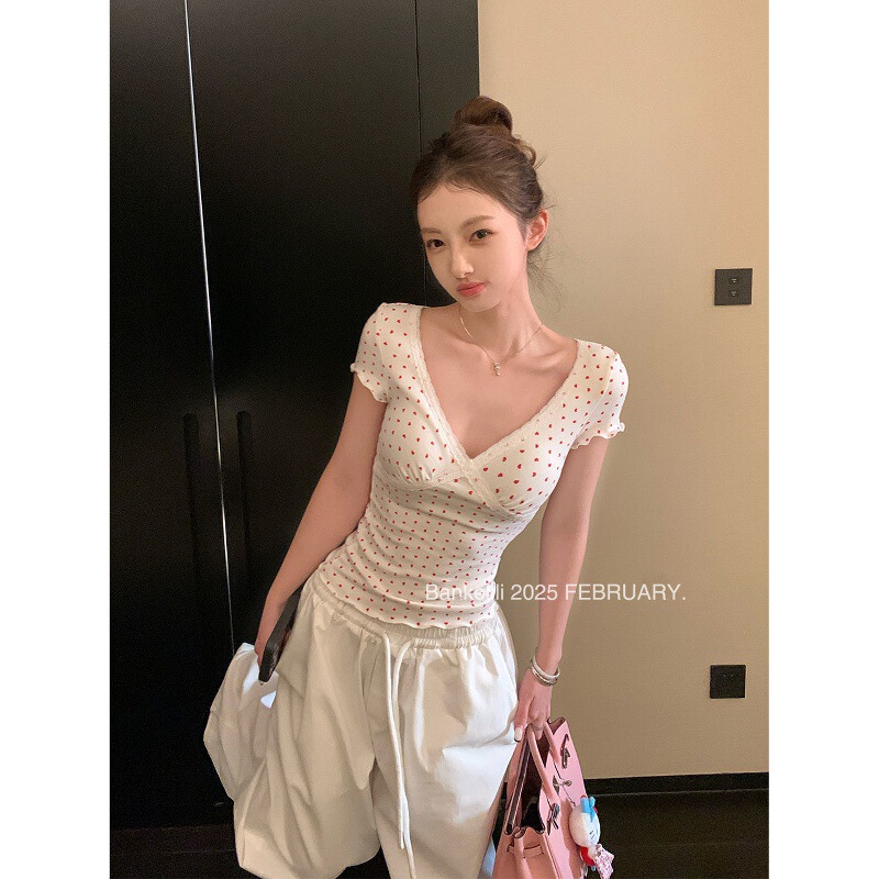 Love Printed Short-Sleeved Lace T-Shirt for Women Summer New V-Neck Slimming Look Simple Sweet Sexy Short Top Love Printed Short-Sleeved Lace T-Shirt for Women Summer New V-Neck Slimming Look Simple Sweet Sexy Short Top