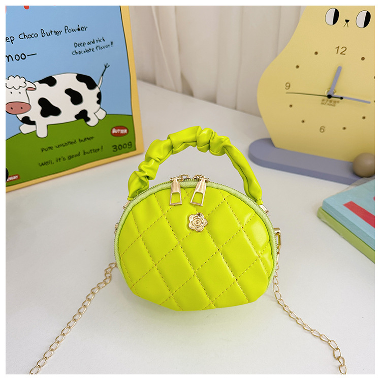 Women's Small Pu Leather Solid Color Cute Oval Zipper Crossbody Bag display picture 11