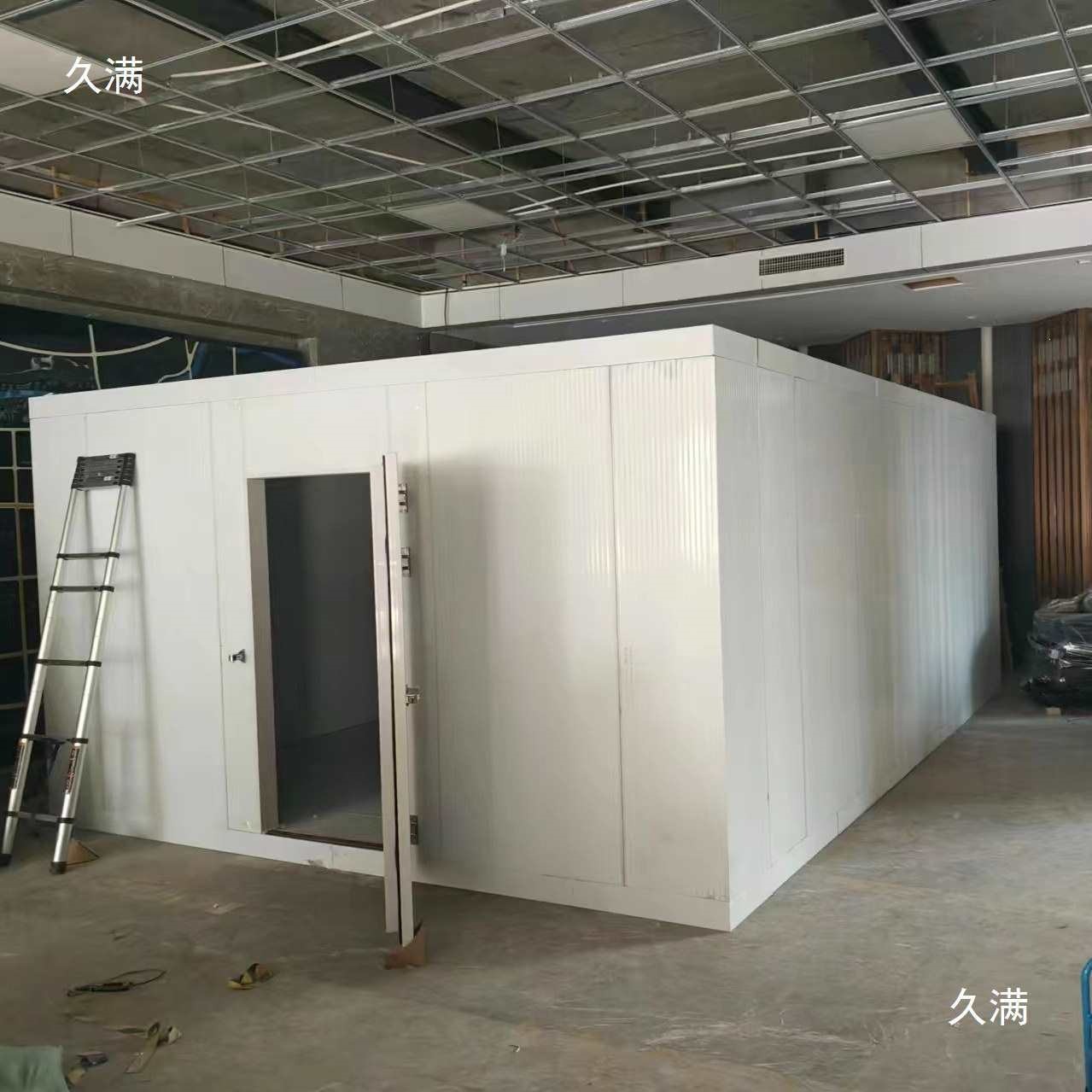 Комплект малогабаритной мобильной холодильной камеры для фруктов и овощей