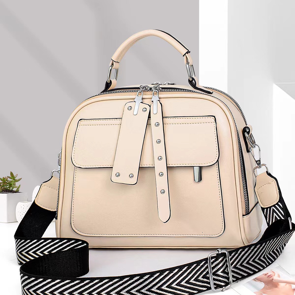 Cross-border 2026 Factory Direct Sale Popular Women's Crossbody Leather Bag Large Capacity Fashionable Simple Trendy_voghion.com