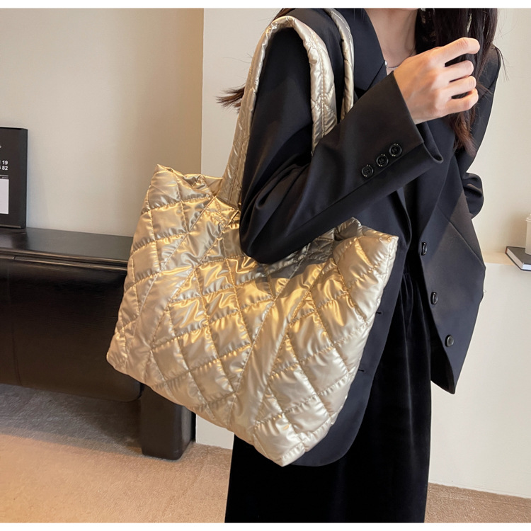 Nuova borsa da donna di grande capacità, alla moda e semplice, monospalla, borsa da ascella, borsa da viaggio versatile a forma di diamante, borsa tote a mano_voghion.com