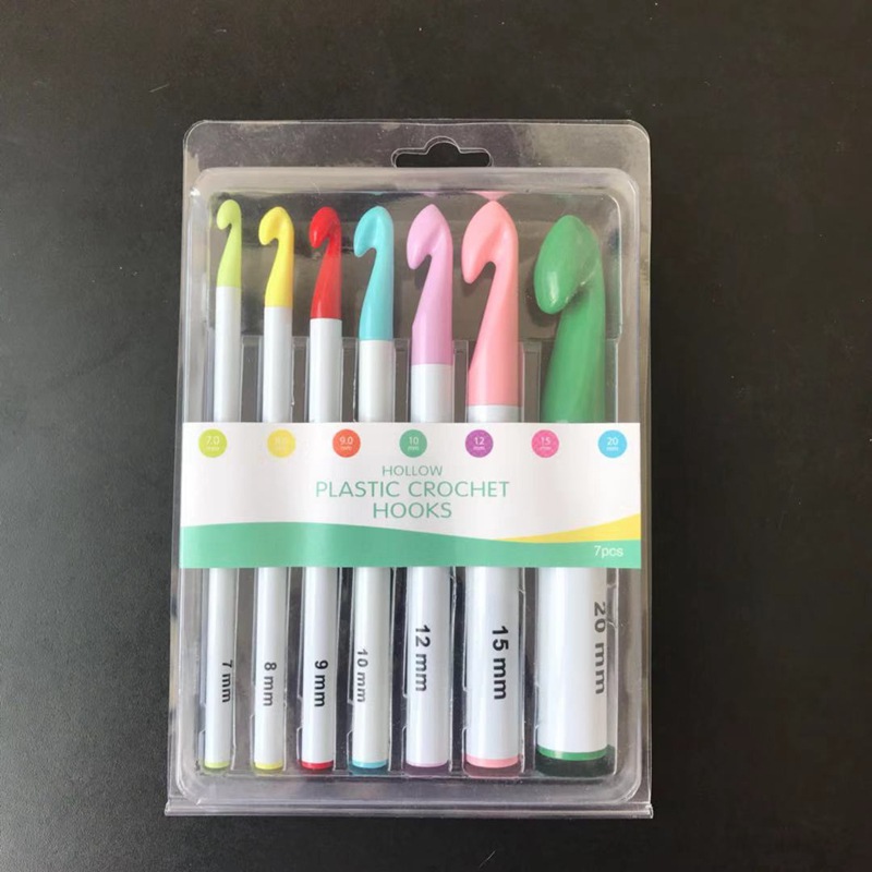 Bordado rojo Amazon transfronterizo nuevo bordado rojo grueso mango de plástico de color crochet traje de ganchillo de plástico 7PC