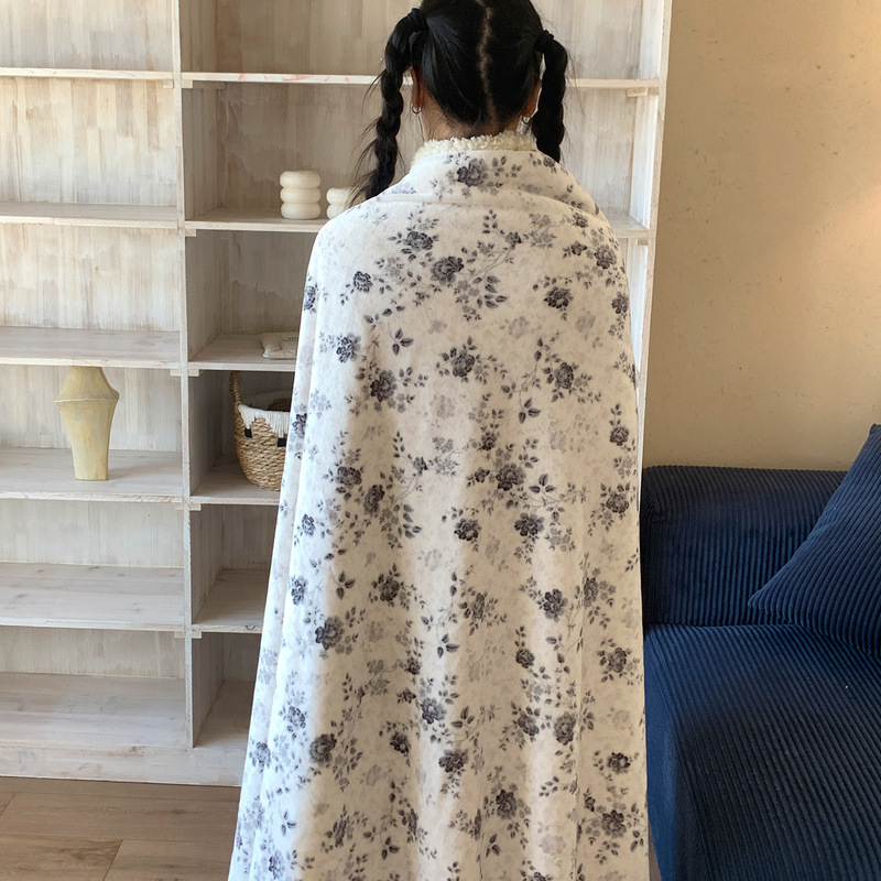 秋冬加厚牛奶绒毛毯双层休闲盖毯羊羔绒保暖办公室午休毯学生披肩|undefined