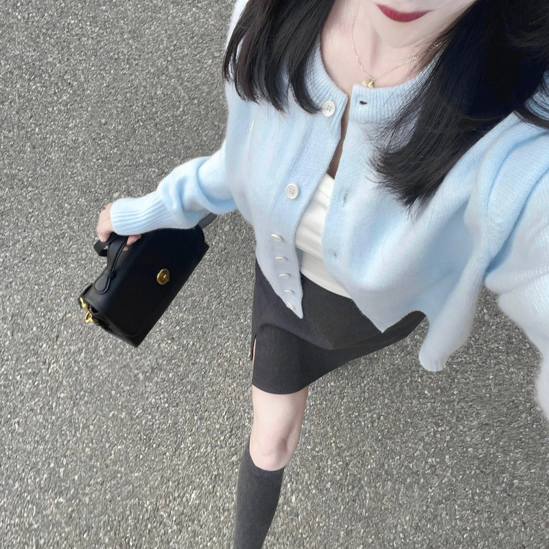 Korean style soft glutinous feeling light blue knitwear spring sweater women's coat new simple short outer cardigan top Korean style soft glutinous feeling light blue knitwear spring sweater women's coat new simple short outer cardigan top