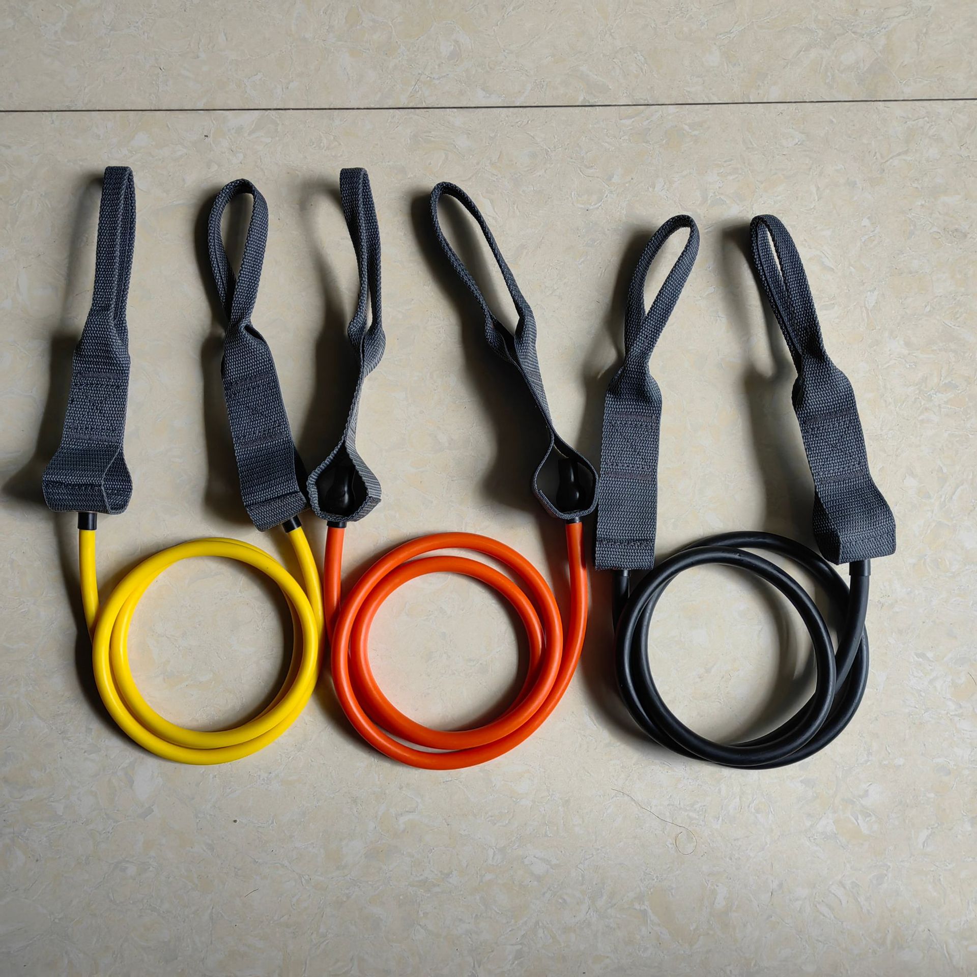 直销乳胶拉力绳双色乳胶管彩色胶管双层乳胶管能伸缩长短拉力器