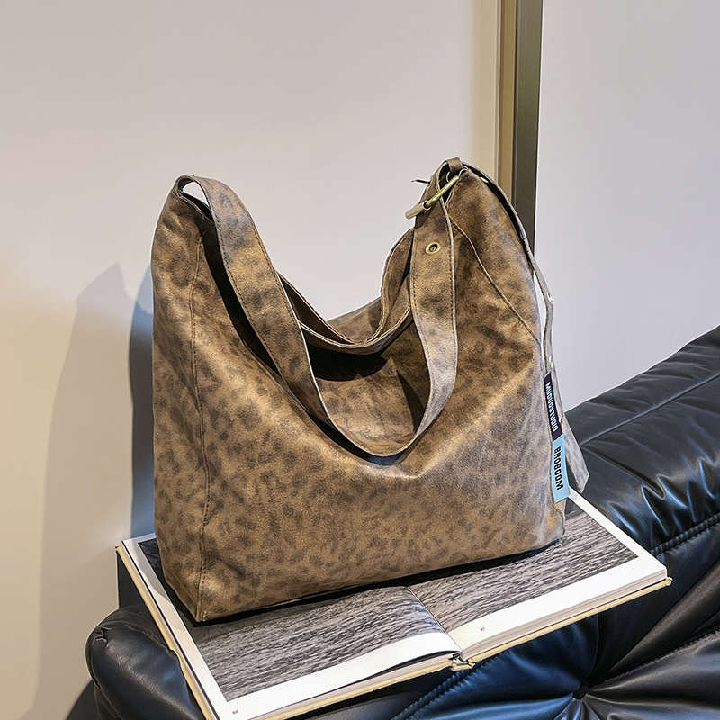 Panther Pattern Tote 2024 otoño y invierno nuevo nicho de moda lienzo bolso de gran capacidad bolso de hombro bolso de brazo Tote