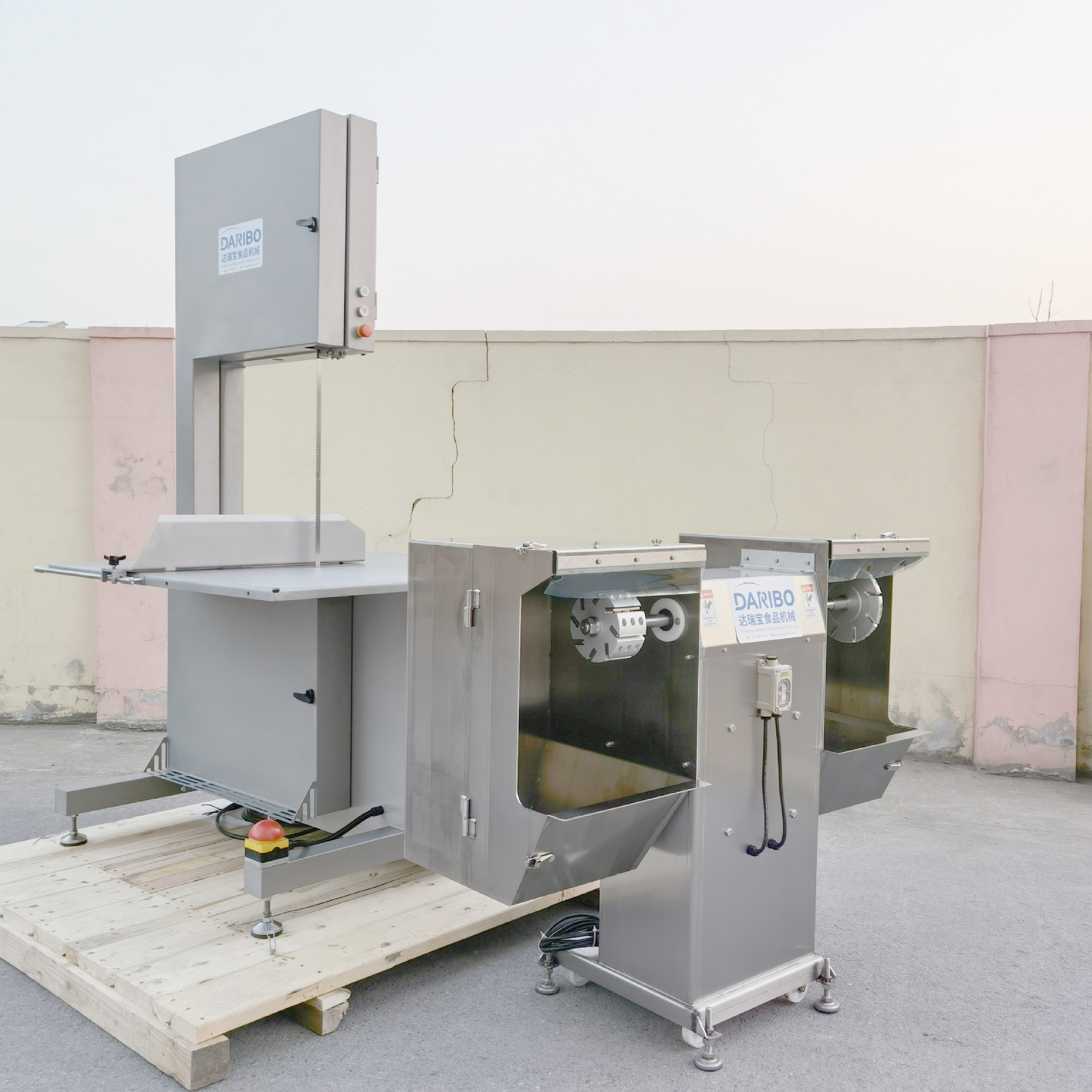 l冷冻鱼肉修整设备 雪冻金枪鱼吞拿鱼挖黑血剔骨机 Tuna skinner