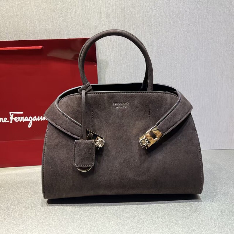 High-end suede tote bag for women, 2025 new trendy fashion large-capacity shoulder bag, versatile and stylish biker handbag High-end suede tote bag for women, 2025 new trendy fashion large-capacity shoulder bag, versatile and stylish biker handbag