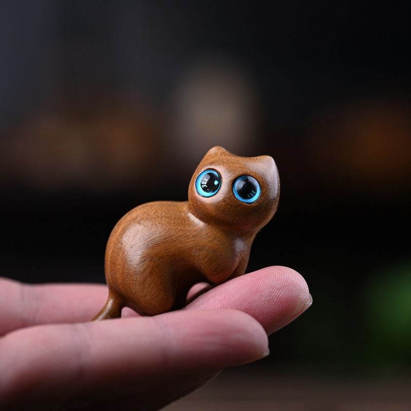 虹の木の彫刻のかわいい猫の手の件の虹の首をかしげる子猫のミニのデスクトップの置物の工芸品の家庭のアイデア|undefined