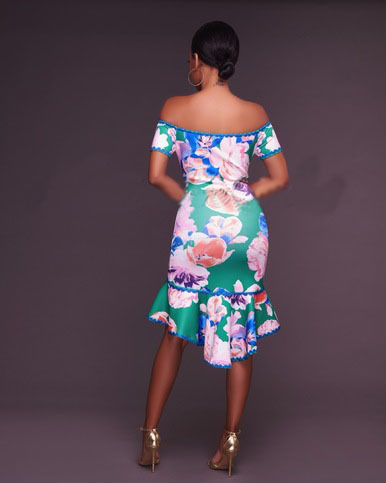 Primavera y verano impreso elegante viajero media manga media cintura vestido MIDI azul envuelto pecho leche vestido de seda