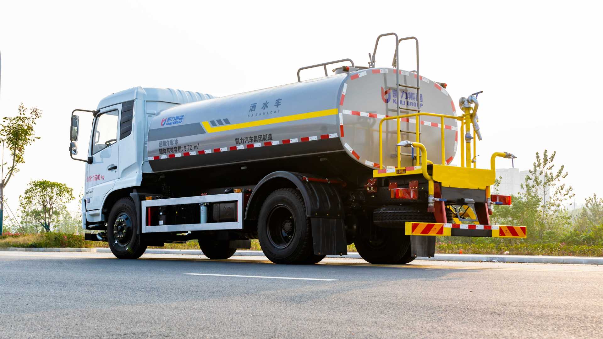Dongfeng Tianjin Sprinkler Truck Municipal Sanitation Bidding Special Vehicle National Vi 12 Cubic Meter Sprinkler Truck Water Spraying Manufacturer