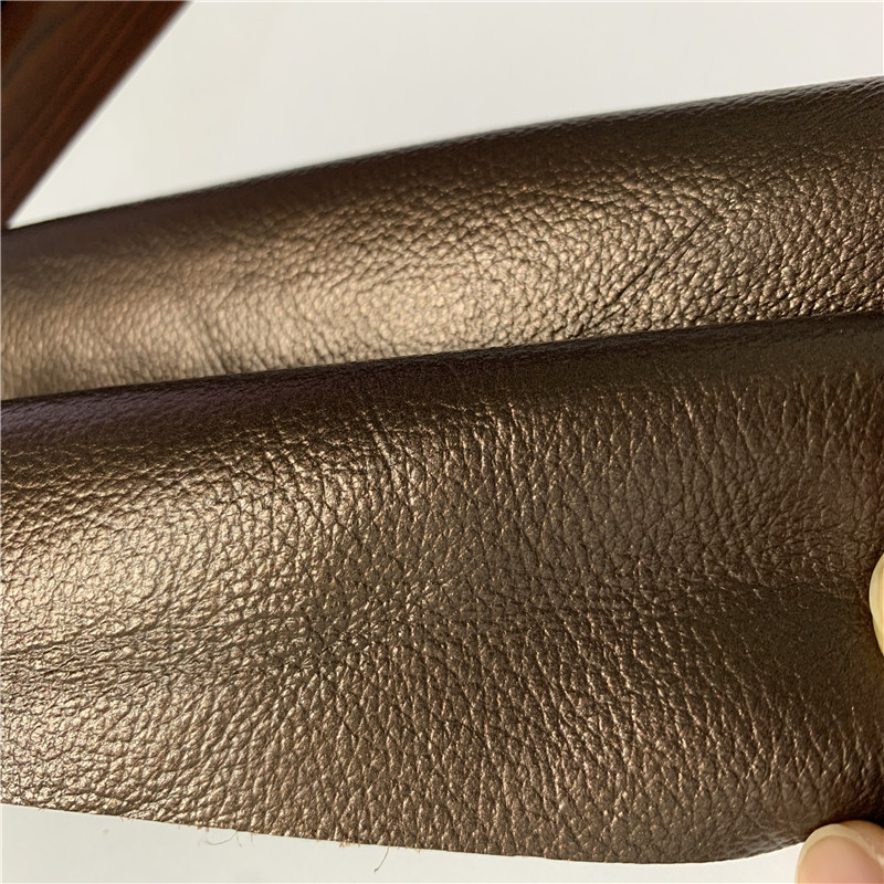 头层珠光牛皮 家具沙发等真皮材料销售 皮面有光泽 饱满 现货销售