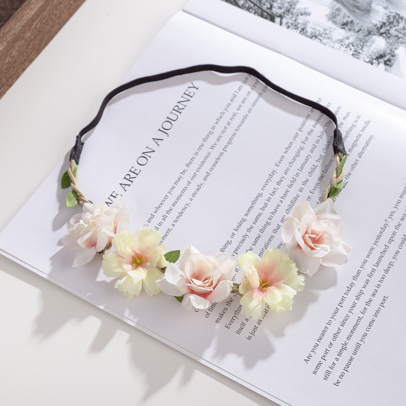 Sweet Women's Flower Cloth Hair Band Wreath display picture 4