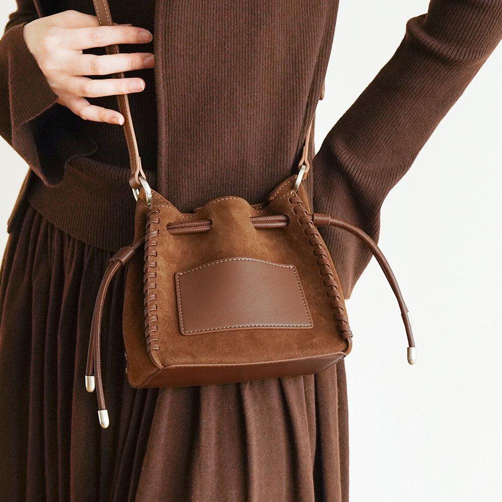Niche Design Matte Cowhide Drawstring Bucket Bag Genuine Leather Textured Pleated Shoulder Crossbody Bag For Women - Thumbnail 3