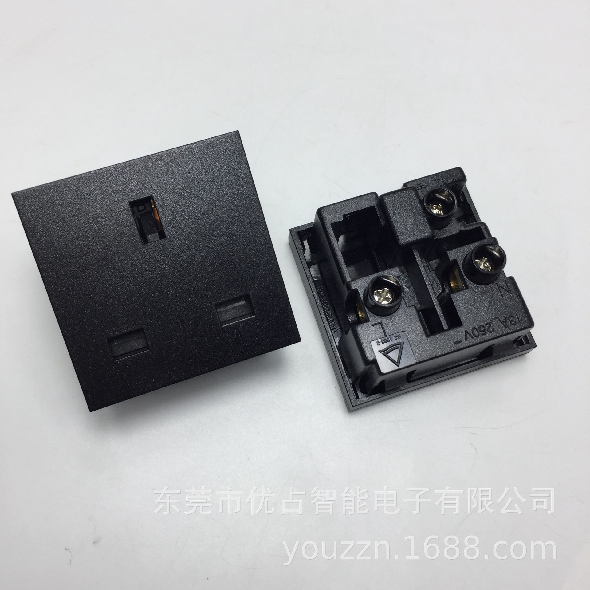 优占供应TUV认证英规小面板45*45MM插座 RB-02   富湾 英国插座