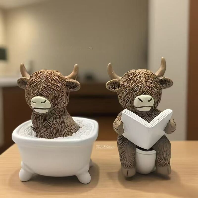 Cross-Border New Product Creative Home Decor Resin Bathroom Toilet Seat Highland Cow Statue Ornament Holiday Decoration