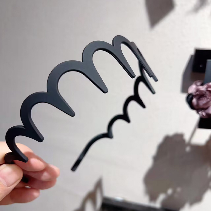 Simple acabado de cabello roto artefacto de gran onda 2024 nuevo tipo con dientes antideslizante temperamento de alto cráneo fijación de cabeza