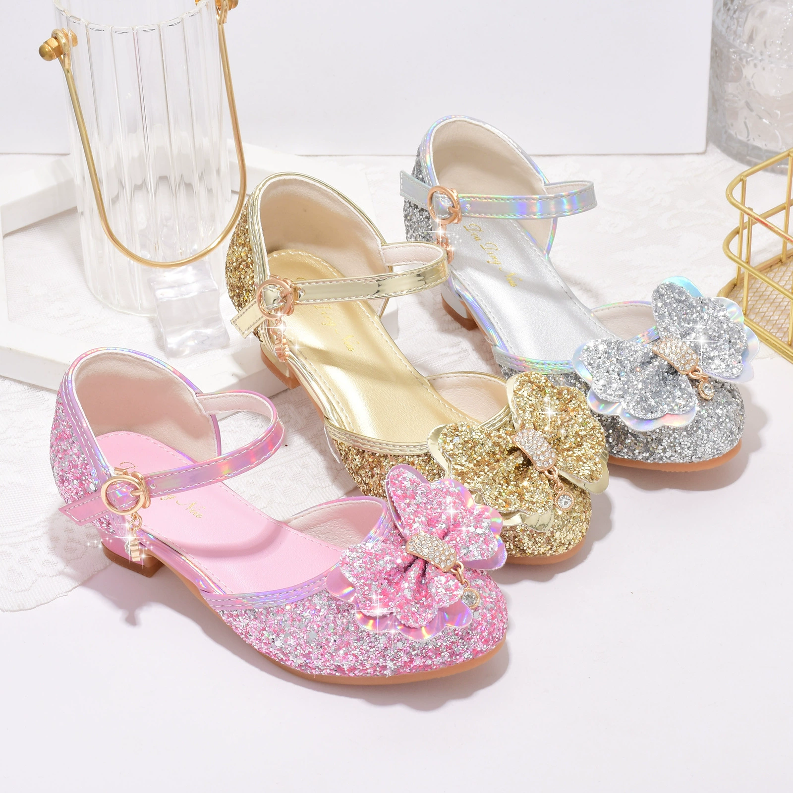 Туфли принцессы на высоком каблуке для девочек с мягкой подошвой, туфли со стразами для средних и больших детей в западном стиле, детская кожаная обувь для выступлений, весенние и летние новые сандалии