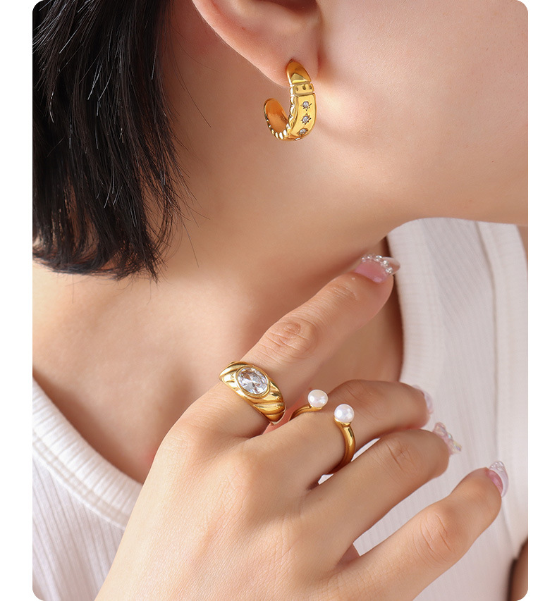 Retro C Shape Titanium Steel Earrings Inlaid Zircon Stainless Steel Earrings