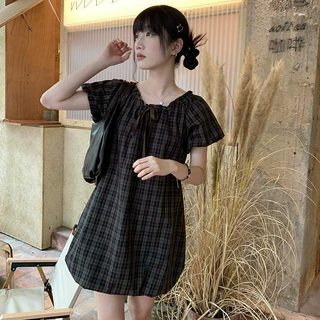盐甜风泡泡袖格子木耳边连衣裙高级感女夏小个子宽松花苞短裙批发