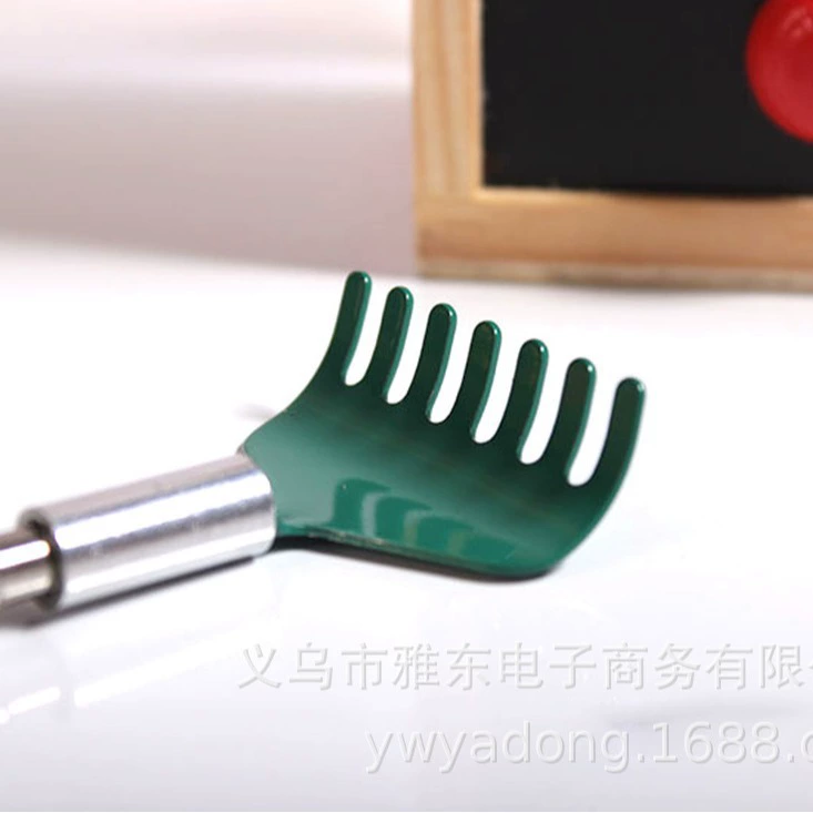 Seven-tooth retractable tickling artifact Retractable back scratching rake Itchy scratching bear claw stainless steel itchy scratching cat device
