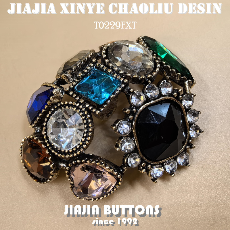 Alloy Dot Multi-color Asymmetrical Diamonds Are Simple and Easy to Match, Versatile and Fashionable, Good-looking, Ready-made Buttons, Hand-sewn Buckles