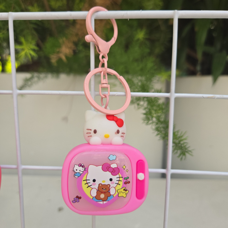 クリエイティブサンリオミニライトテレビのキーホルダー装飾小夜灯カップルバッグ自動車のキーチェーンストラップ|undefined
