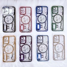 ������ƻ��iPhone 15��ƻ�е����ʱ�ӷ�ˤ15 Pro�ֻ��Ǳ�����