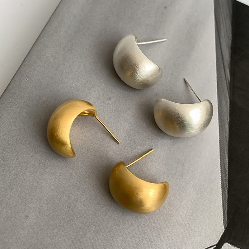 Pendientes de dibujo geométrico simple de estilo frío de aguja de plata Pendientes de diseño de moda de lujo ligero Pendientes de sentido de alta calidad para mujer