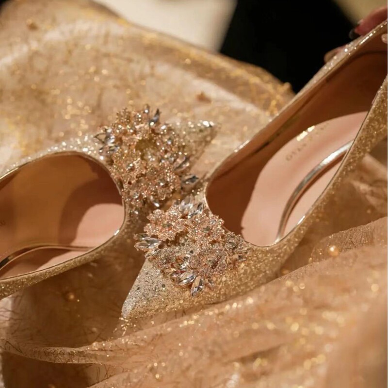 Stunning golden wedding shoes for women, 2026 new model, bridal shoes, light luxury style, high-end high-heeled shoes