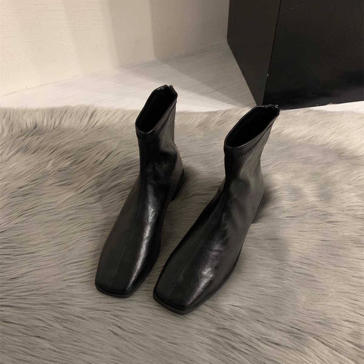 Minimalist Women's Soft Leather Square Toe Low Heel Knee Boots_voghion.com
