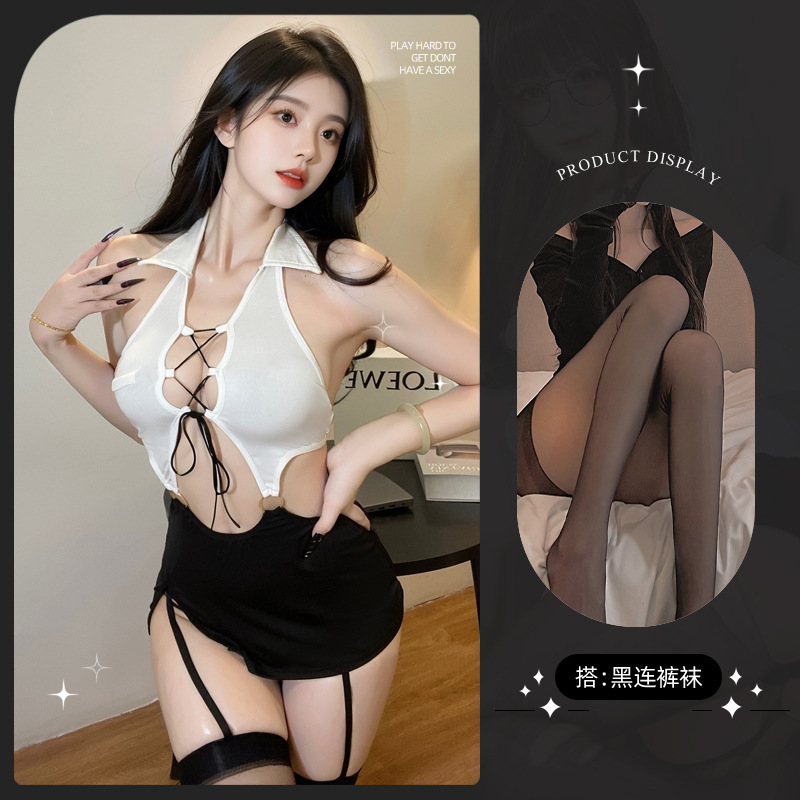 스트랩 비서 + 검정 팬티 스타킹