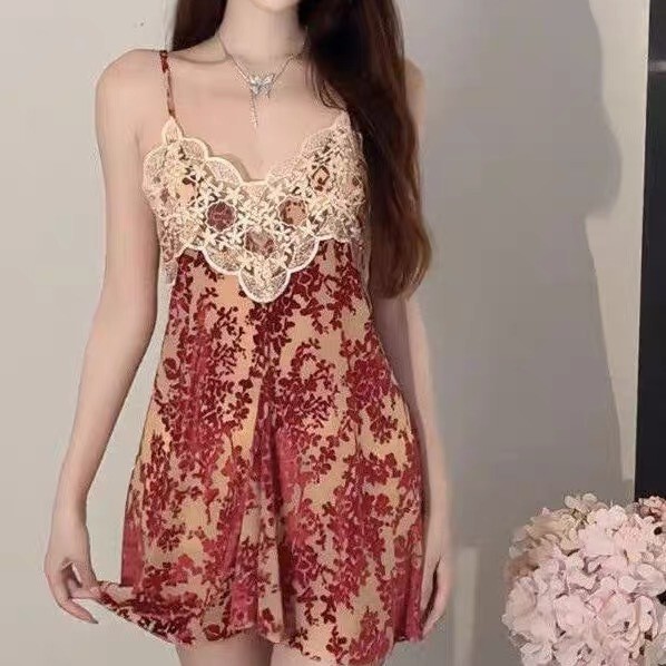 Tiktok Sexy Pajamas for Women 2025 New Summer High-End Floral Velvet Strap Padded Nightdress Loungewear 340