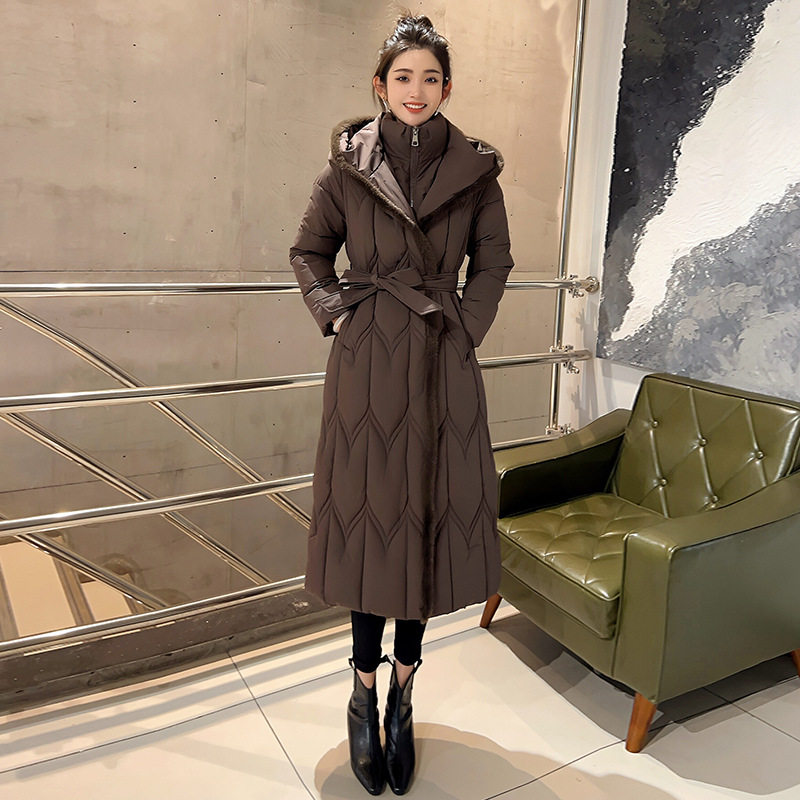 2025 ropa de algodón de moda larga nueva versión coreana sobre la rodilla L - 7XL ropa de algodón de mujer con capuzas de tamaño grande abrigo de moda