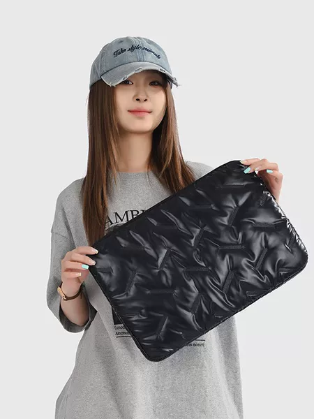 Simple quilted embroidered laptop sleeve, lightweight, shockproof, portable business tablet protective storage bag