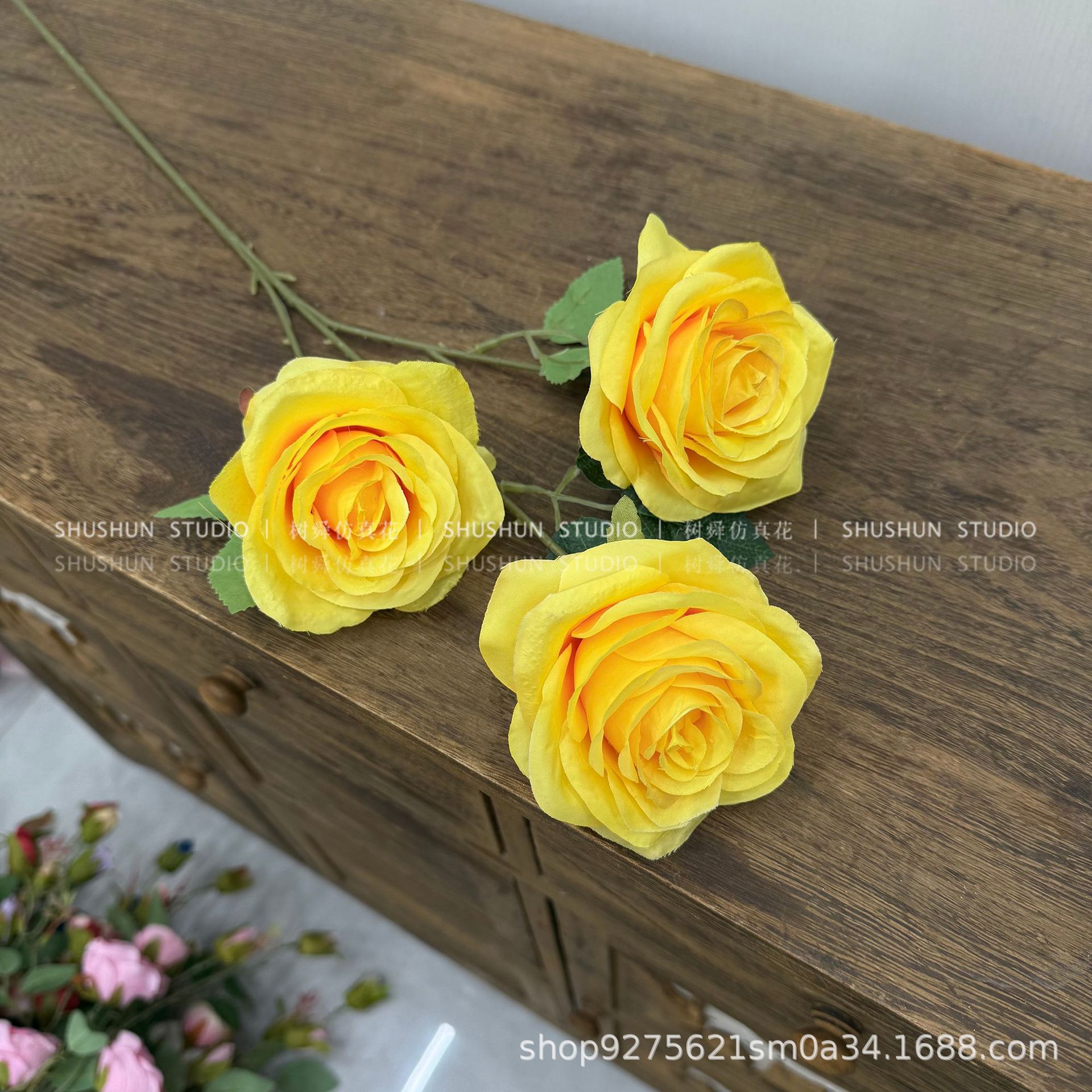 마리아 장미 3송이