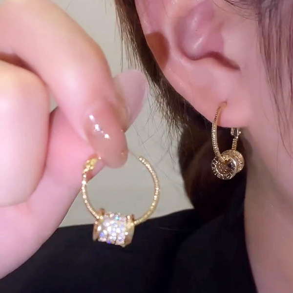 Small fashionable design earrings